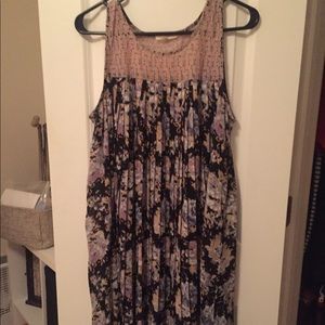Women’s flowy floral dress